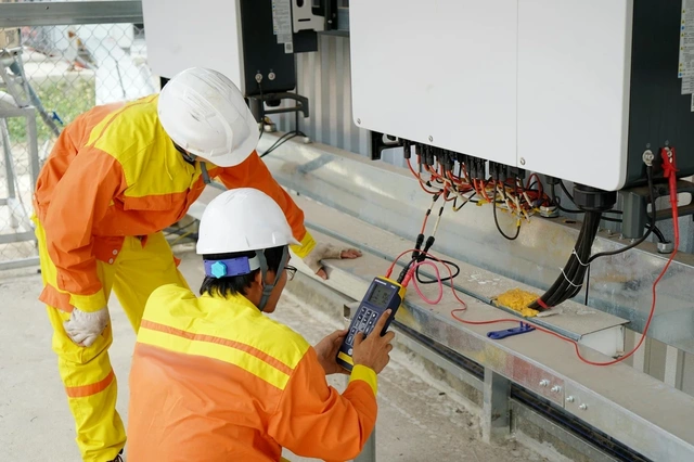 Zastosowanie transformatorów w systemach zasilania awaryjnego (UPS/EPS)